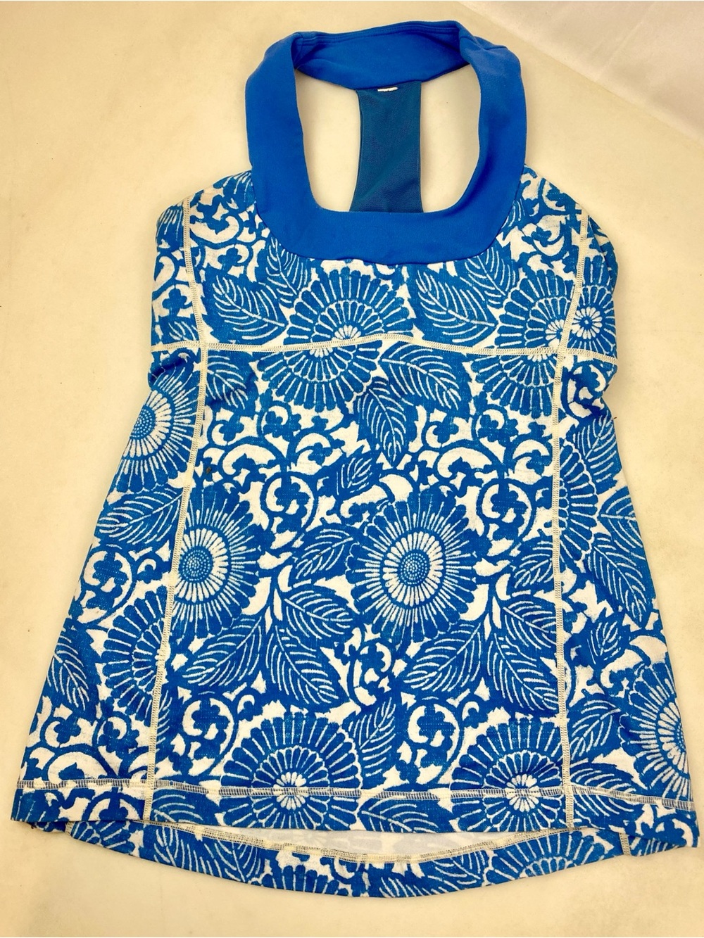Lululemon Athletica Size 8 Blue Floral Racerback Athletic Tank